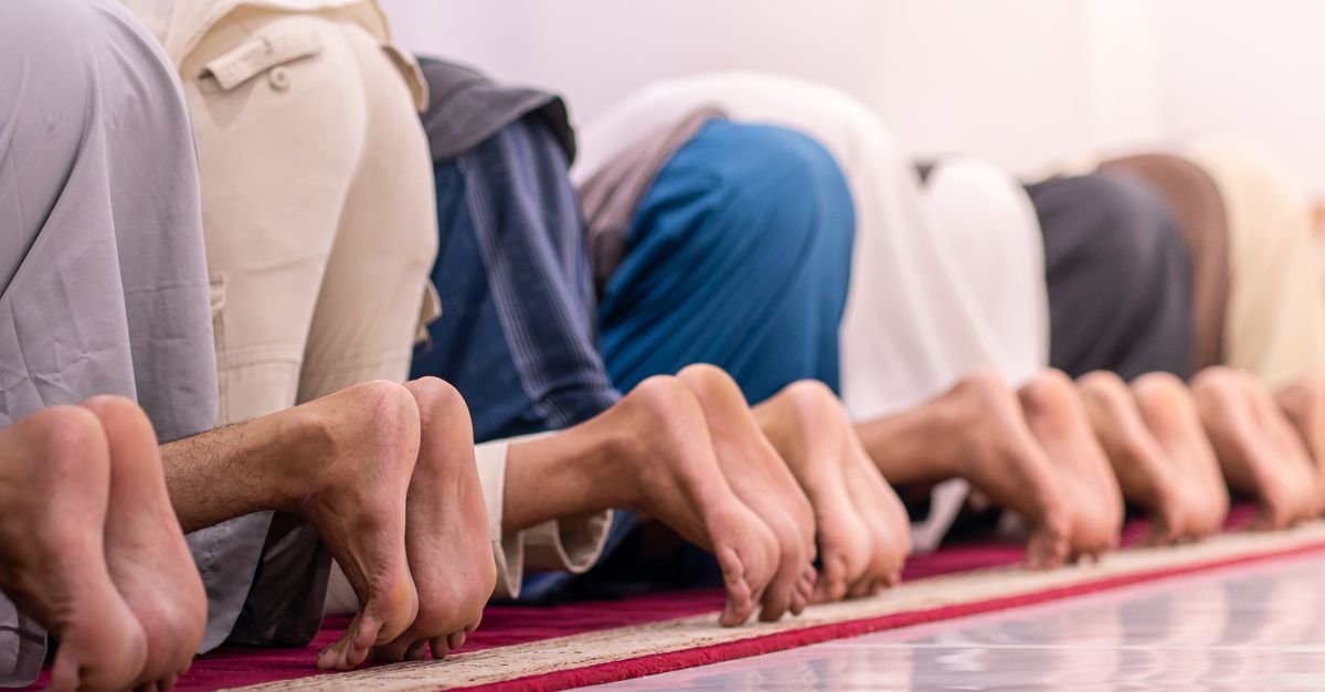 Why Local Prayer Times Apps Struggle With Global Synchronization Accuracy